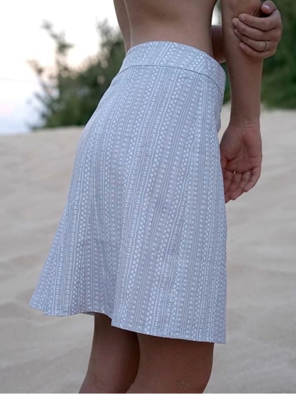 Ripskirt Hawaii Cream & Tan Rip Skirt Size medium 8-10 Cover Up Longer To Knee